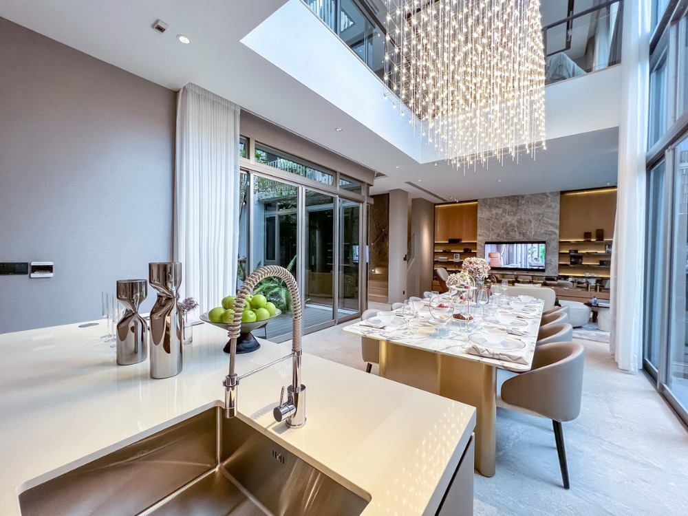 6505-324 ขาย บ้าน Luxury House Providence Lane เอกมัย-รามอินทรา สระว่ายน้ำส่วนตัว ออกแบบสไตล์ Modern