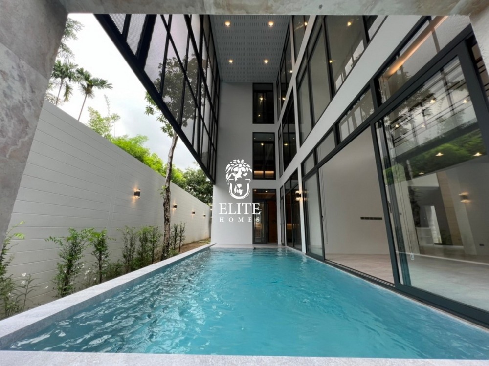 6509-048 ขาย Luxury House รัชดาภิเษก66 5ห้องนอน มีสระว่ายน้ำ 4ที่จอดรถ ลิฟท์ส่วนตัว