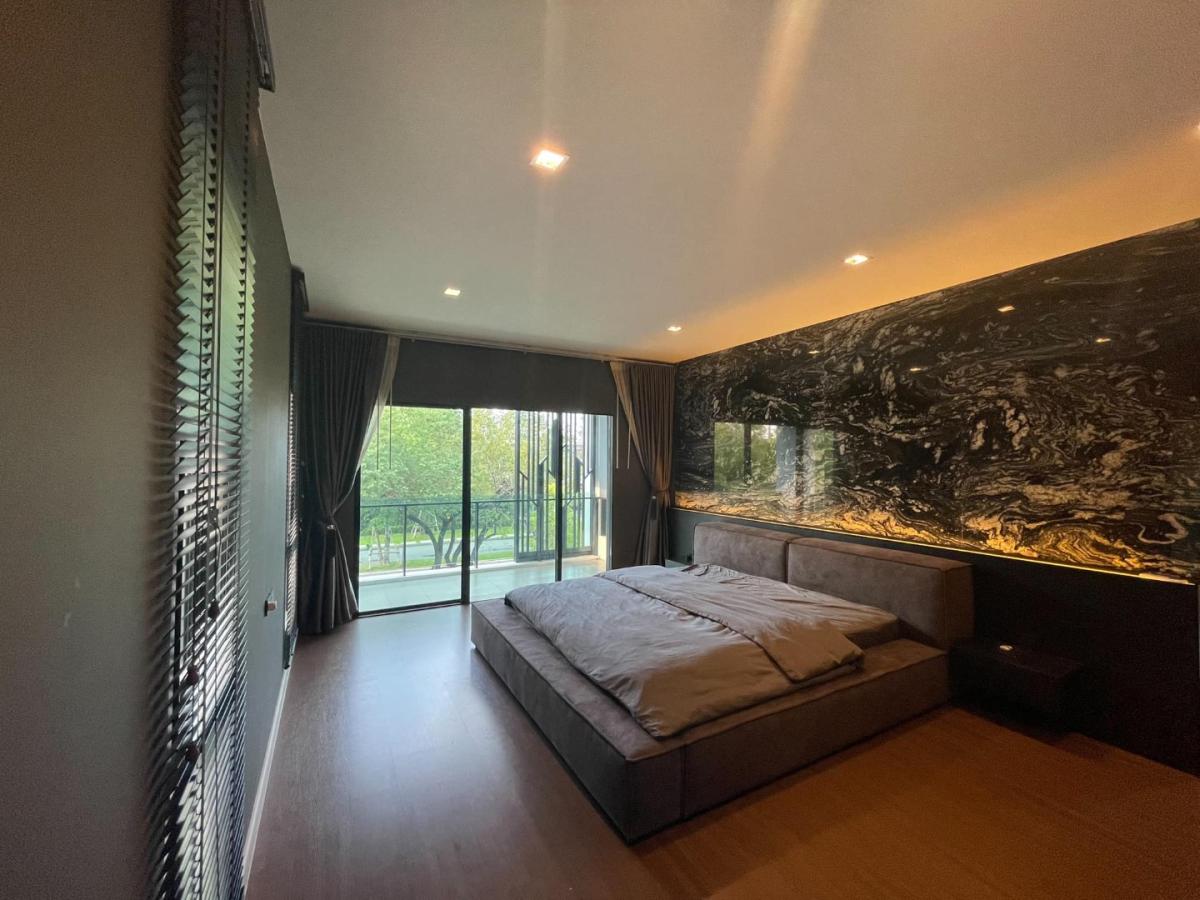 6607-158 Onnut BangPhli,House for sale,Burasiri Wongwaen-On Nut,Luxury House,4Bedrooms.