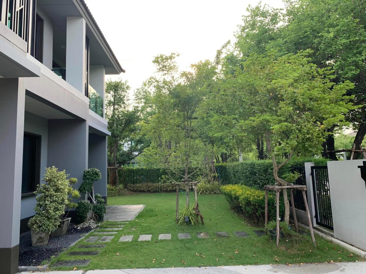 6607-158 Onnut BangPhli,House for sale,Burasiri Wongwaen-On Nut,Luxury House,4Bedrooms.