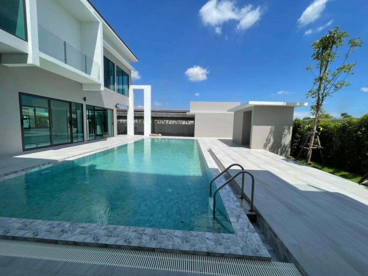 6608-184 MinBuri NongChok,House for sale,Natural Ville Romklao,Swiming pool,4Bedrooms,Luxury house,Nice decoration.