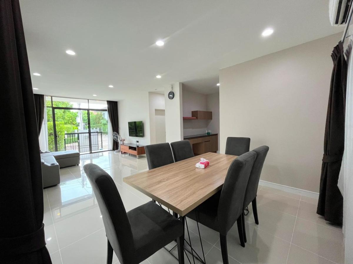 6608-222 KrungthepKreetha SaphanSung,House for rent,Setthasiri Krungthep Kreetha,3Bedrooms,Luxury House.