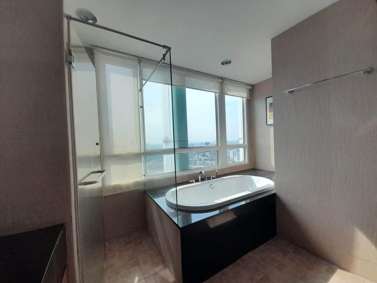 6608-224 Lumpini Pathumwan,Condo for sale,BTS Ratchadamri,Baan Rajprasong Condominium,4Bedrooms,Nice decoration.