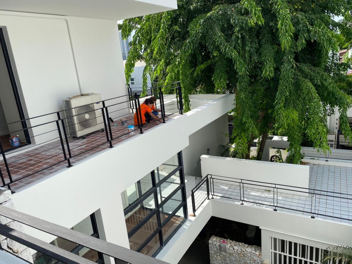 6608-242 House for rent, Sukhumvit, Ekkamai, 3-storey detached house, 4 bedrooms, swimming pool