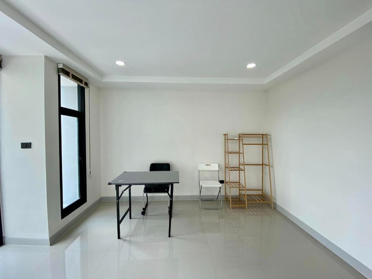 6609-009 Home office for sale, Sukhumvit Udomsuk, BTS Punnawithi, home office, 4 floors.