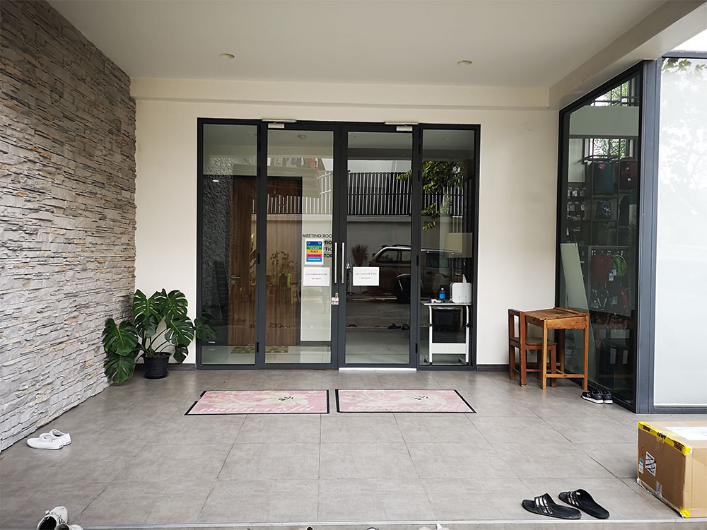 6609-014 Home office for sale with warehouse, Phra Khanong, Bang Chak, BTS Punnawithi, 2-story home office with warehouse for use.