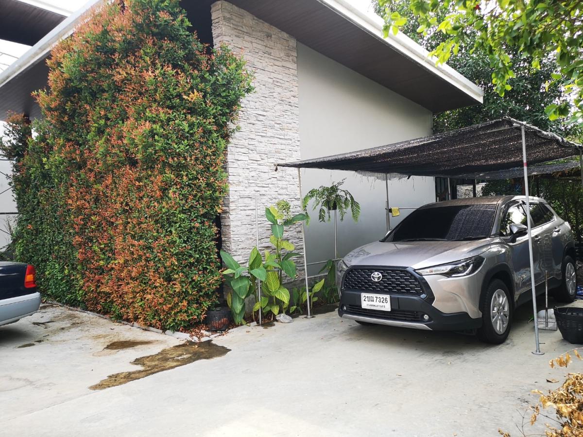 6609-014 Home office for sale with warehouse, Phra Khanong, Bang Chak, BTS Punnawithi, 2-story home office with warehouse for use.