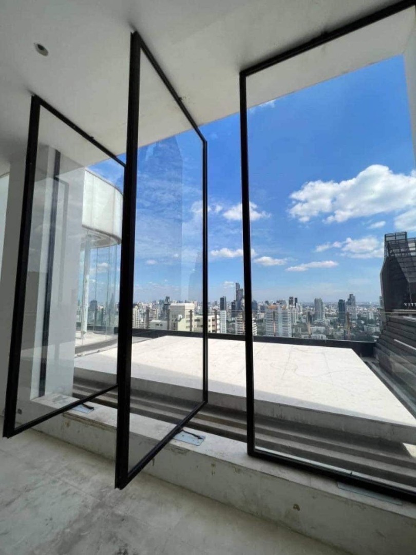 6609-018 Condo for sale, penthouse Asoke, Sukhumvit, BTS Phrom Phong, The Diplomat 39, high floor.