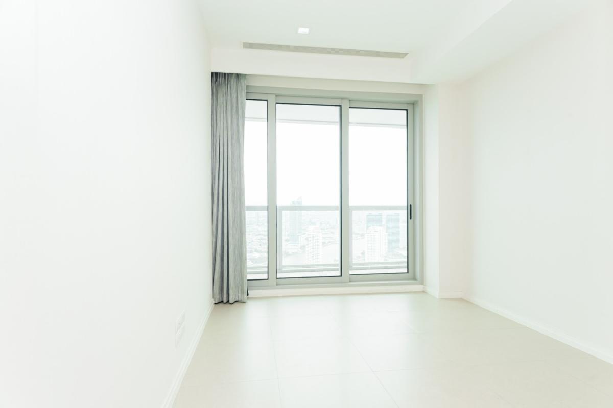 6609-047 Condo for rent Charoennakhon,Wongwianyai.The River condominium 2 Bedrooms. Fully furnished