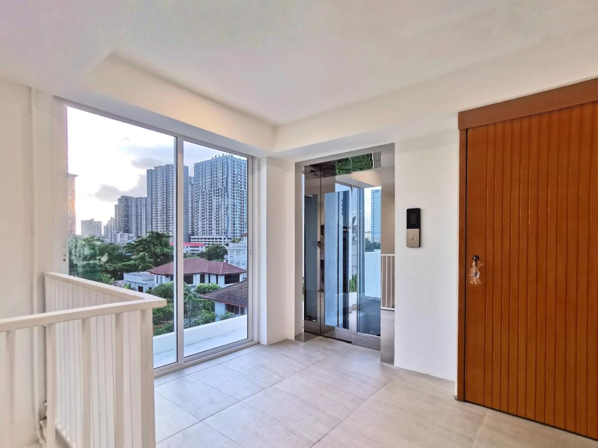 6609-062 Home office for sale , Sukhunvit,Onnut.  5-story home office for use.