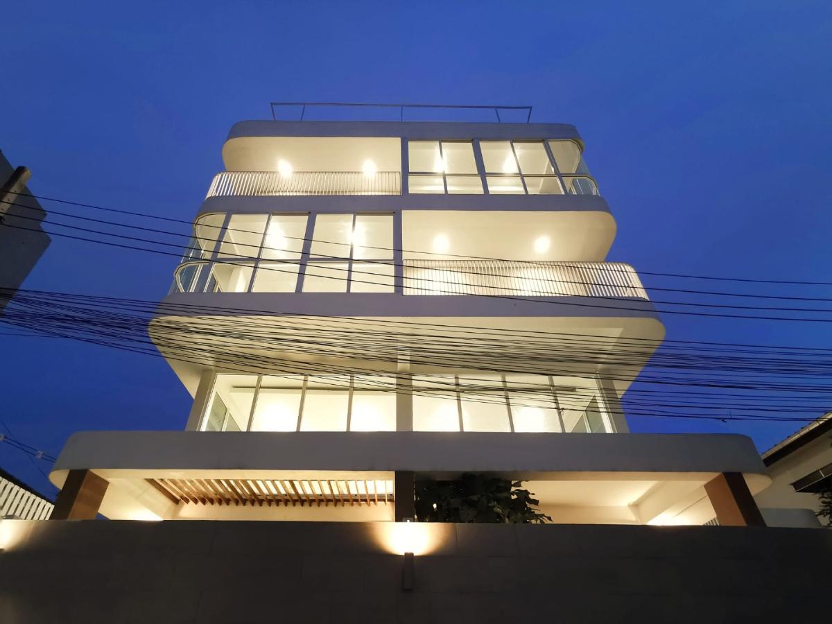 6609-062 Home office for sale , Sukhunvit,Onnut.  5-story home office for use.