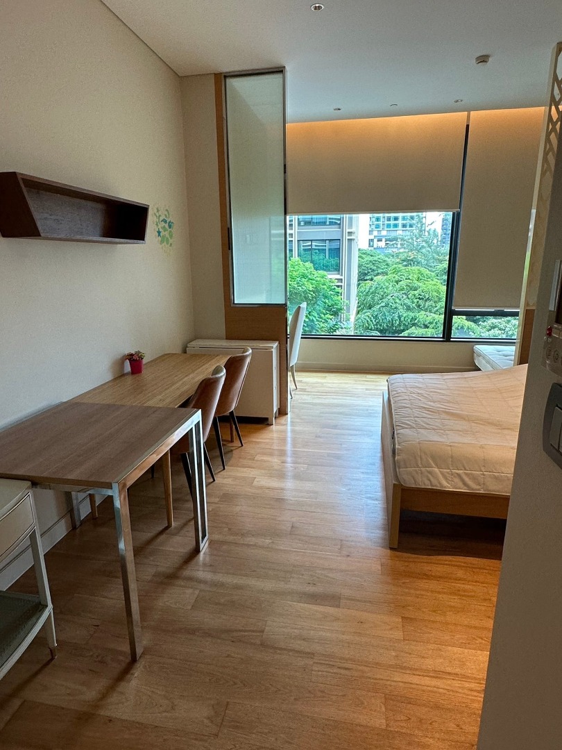 RENT – Sindhorn Residence. Studio near BTS Chidlom