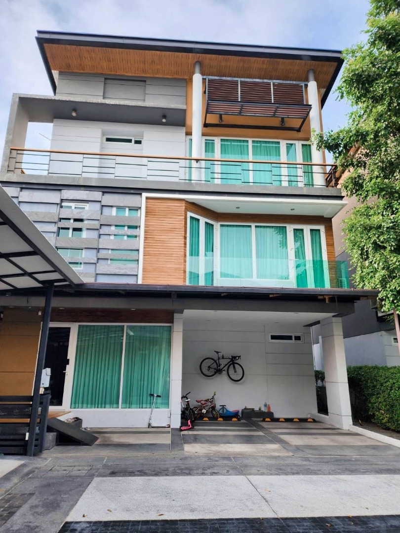 6609-176 House for sale. Ladprao,Paholyothin,BTSPaholyothin 24. 3-story house, The Gallery House Pattern. 5 Bedrooms. Fully furnished.