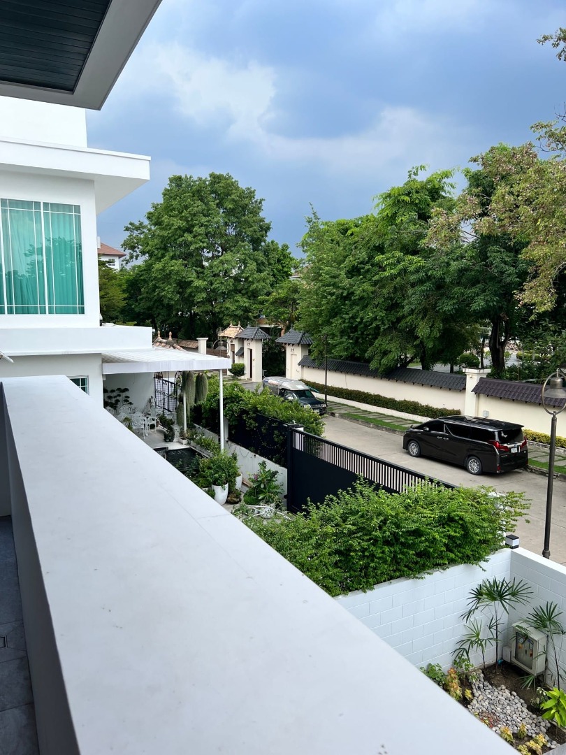 6609-186 House for sale.Bangsue,Wongsawang. 3-story house, Stunning newly beautiful house with private pool. 5 Bedrooms.