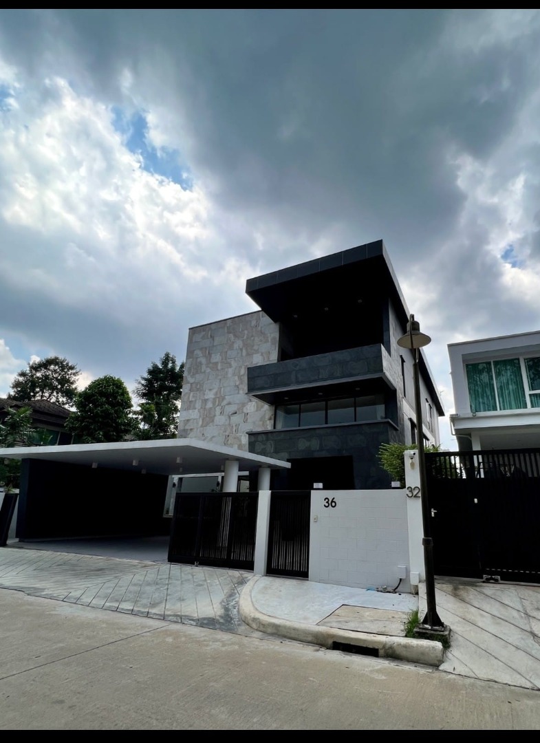 6609-186 House for sale.Bangsue,Wongsawang. 3-story house, Stunning newly beautiful house with private pool. 5 Bedrooms.