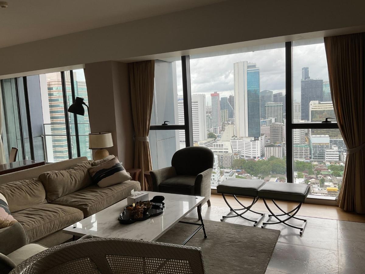 6610-100 Condo for sale in Sathorn,Chongnonsri,BTSChongnonsri. The Met Condominium 3 bedrooms. Fully furnished