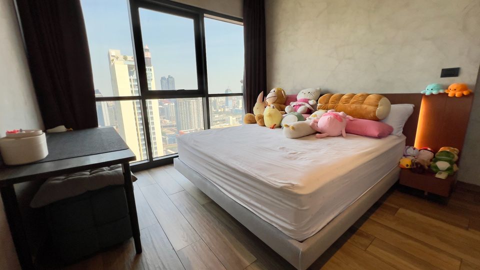 6701-266 ขายคอนโด สุขุมวิท อโศก MRTเพชรบุรี The Lofts Asoke 2ห้องนอน ชั้นสูง