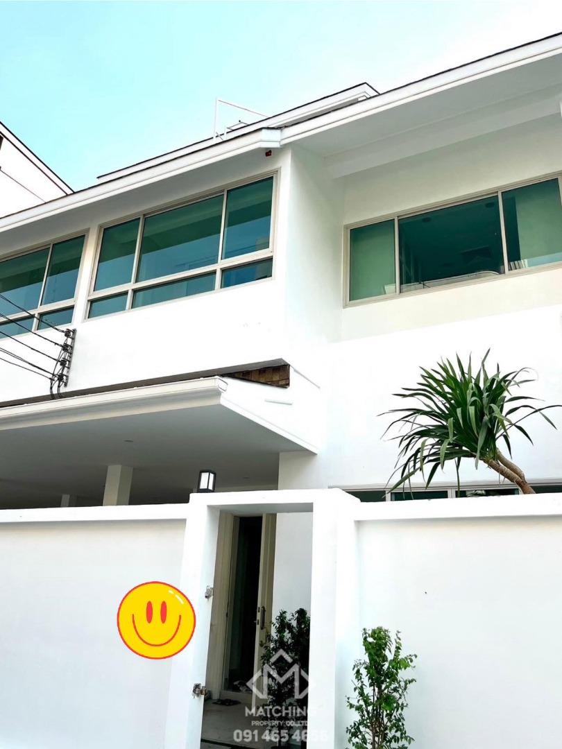 6702-117 ขาย Townhome 3 ชั้น 48 ตรว ซอยสุขุมวิท 15 ทำเลดี **รีโนเวทใหม่