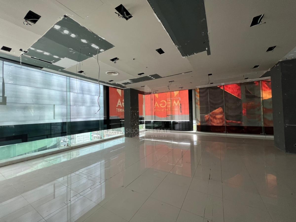 6608-217 Ratchada HuaiKhwang,Showroom for rent,Showroom at Ratchada,Divided into 4 floors for rent,Nice location.