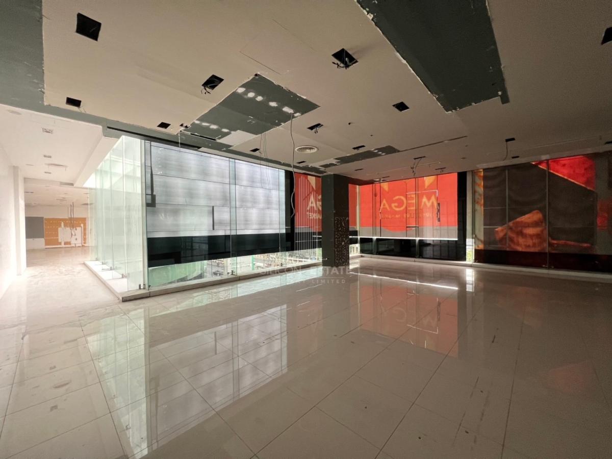 6608-217 Ratchada HuaiKhwang,Showroom for rent,Showroom at Ratchada,Divided into 4 floors for rent,Nice location.