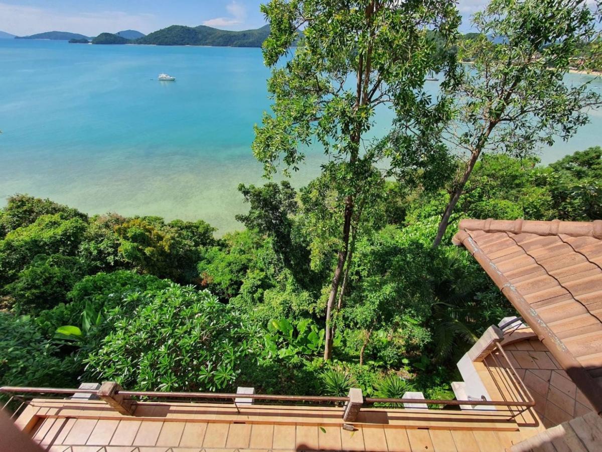 6707-037 4-Storey Beachfront Villa in PHUKET for SALE