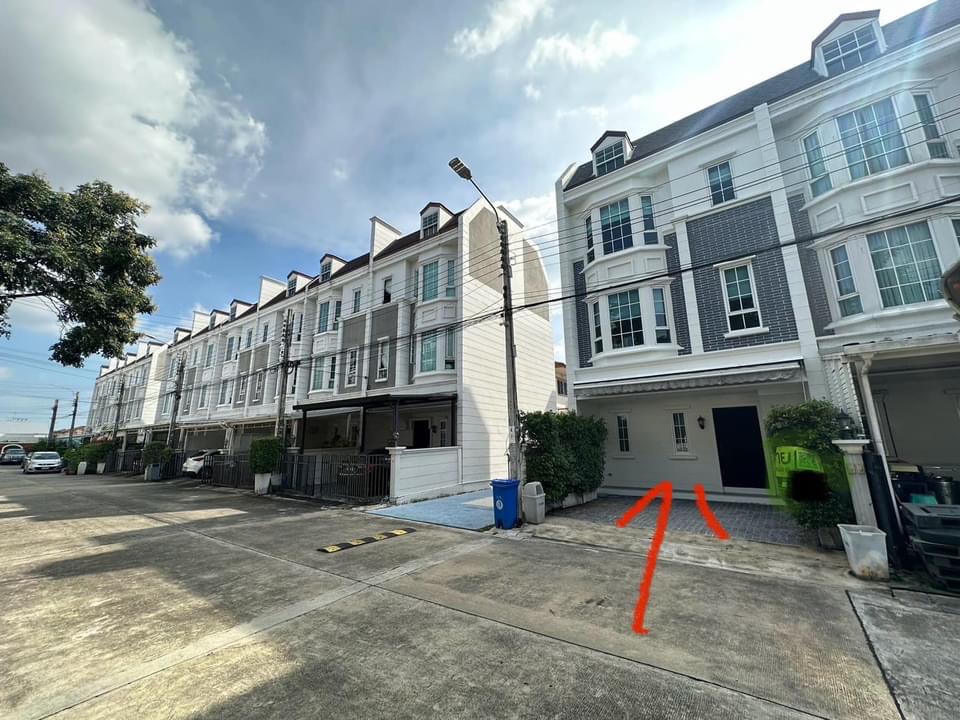 6711-134 ขาย ทาวน์โฮม 3 ชั้น พระราม9 The Preston townhome 3ห้องนอน