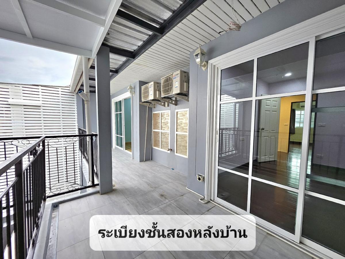 6801-093 ขายหรือให้เช่า ทาวน์โฮม 2 ชั้น นอกโครงการ รีโนเวทใหม่ ทำเลดีเข้า-ออกได้หลายทาง 4 ห้องนอน